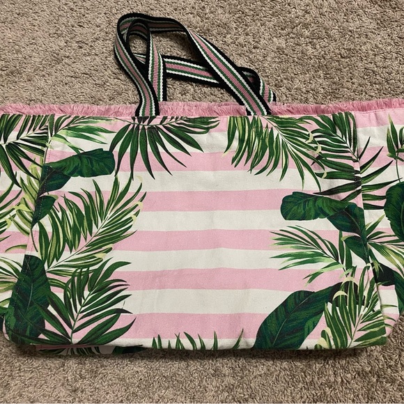 Victoria's Secret Large VS in Paradise
Beach Bag - Picture 8 of 8